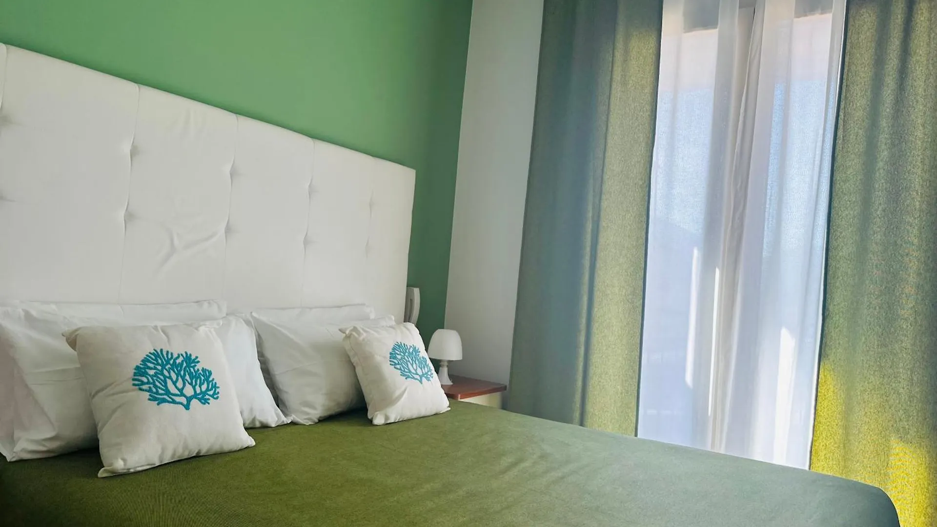 Aparthotel Riviera Ionica Santa Teresa Di Riva