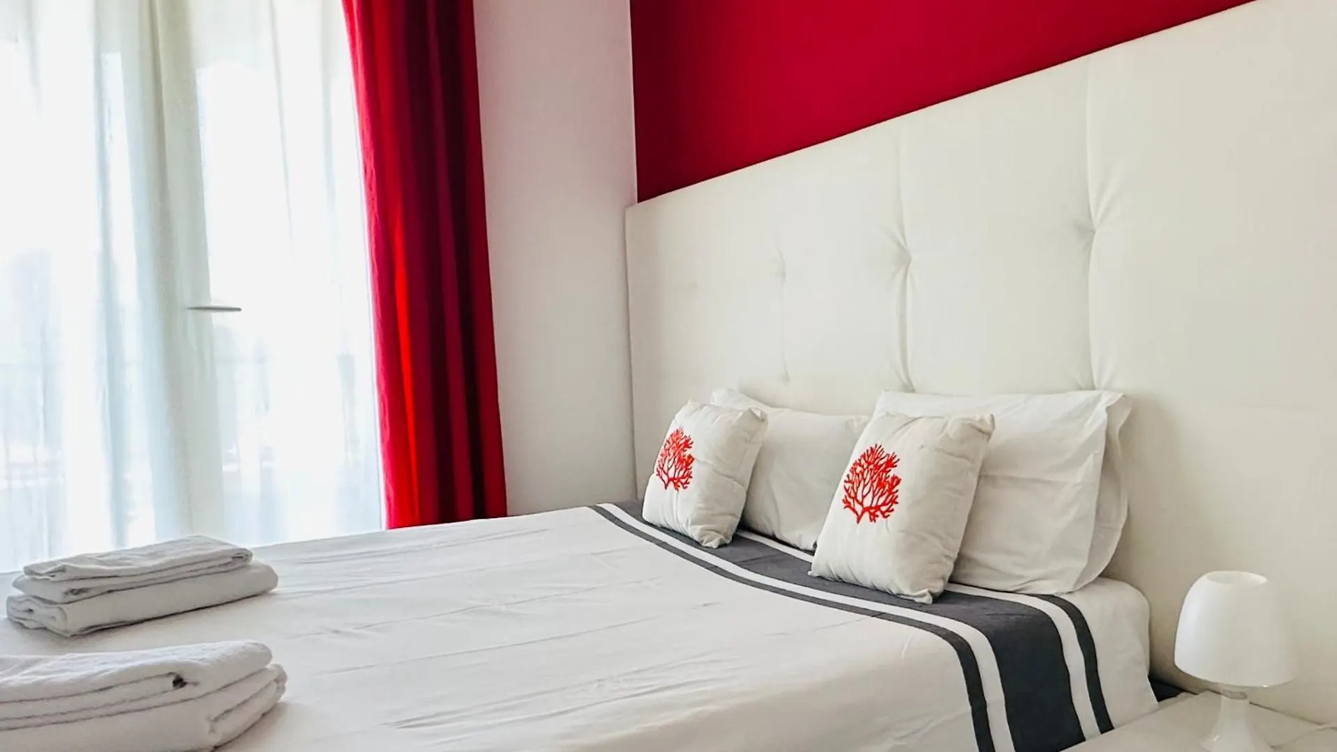 Aparthotel Riviera Ionica Santa Teresa Di Riva